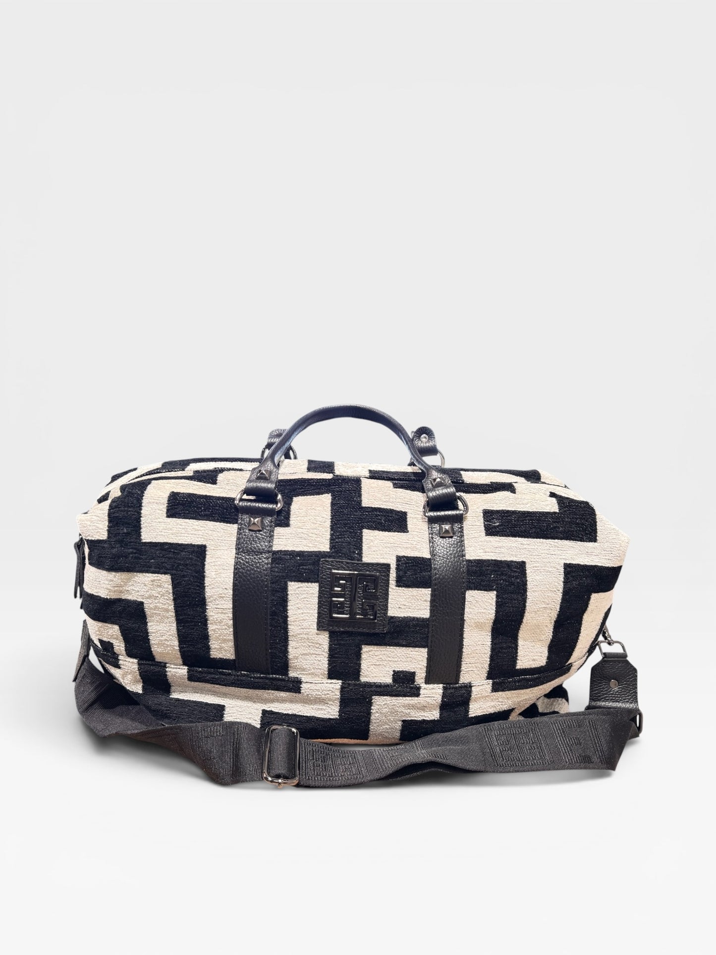 Thiseas Weekender