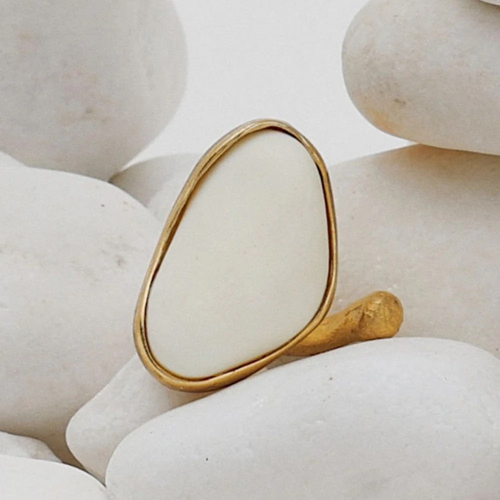 Black/White Stone Brass Ring
