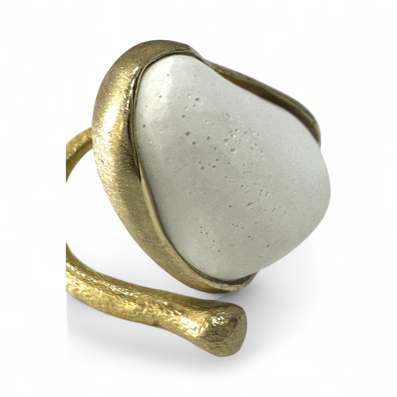 Black/White Stone Brass Ring