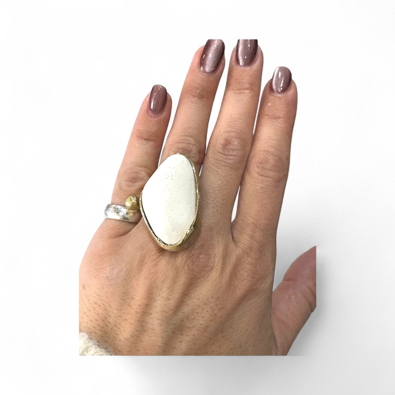 Black/White Stone Brass Ring